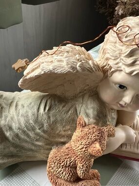Resin Angel Music Box Reading Book to Cat Copper Halo When You Wish Upon A Star